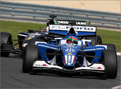 Alvaro charging through the field in Navarra (Race 2)...